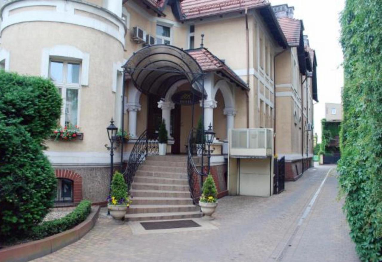 Villa Royal Ostrów Wielkopolski Exterior foto
